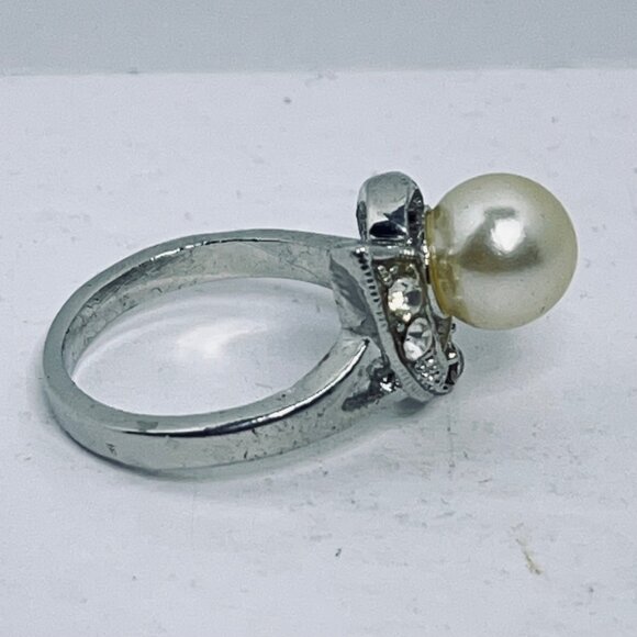 Silver Tone Rhinestone & Faux Pearl Statement Ring Size 6.25 (R429) - Picture 6 of 8